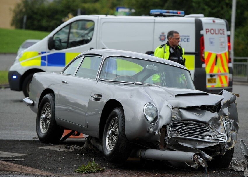 В Великобритании разбили редкий Aston Martin DB5