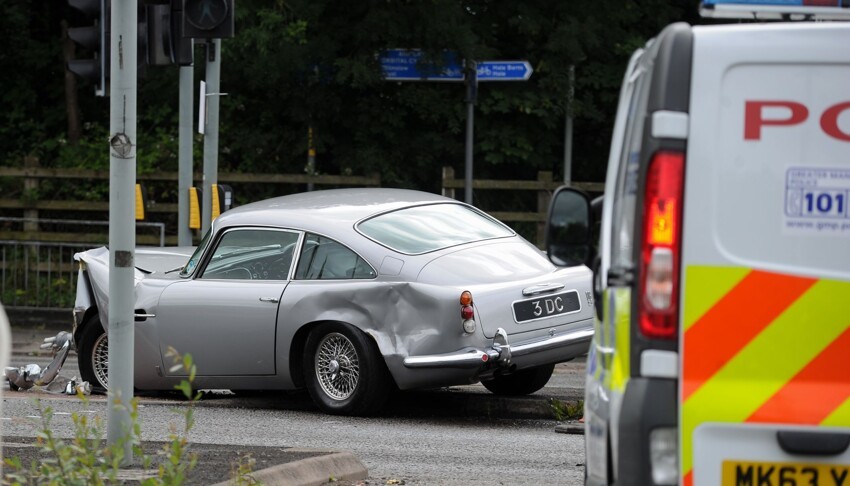 В Великобритании разбили редкий Aston Martin DB5