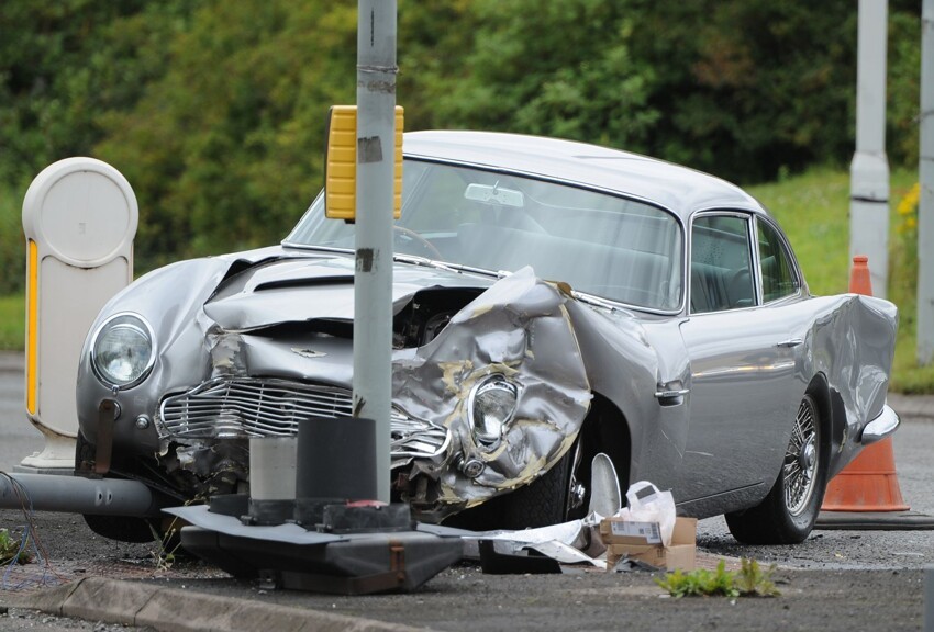 В Великобритании разбили редкий Aston Martin DB5