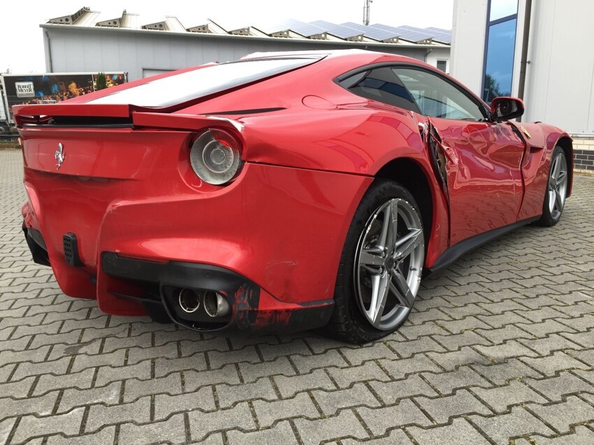 Подержанный Ferrari F12 за 77 тыс. евро