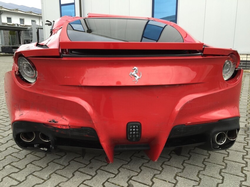 Подержанный Ferrari F12 за 77 тыс. евро