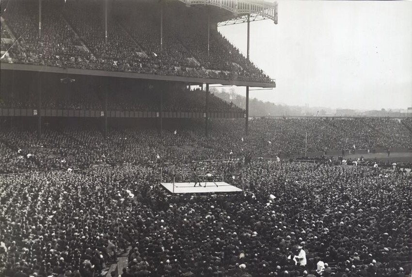 21. Бокс на стадионе Янки, Нью-Йорк, 1923 год.