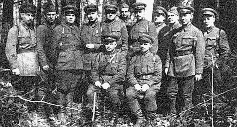 Из роты в живых остался один командир 1-я дивизия НКВД под Ленин