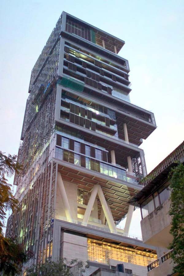1. Антилла, Мумбаи – частный дом, стоимостью более миллиарда долларов