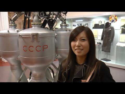 Японка Мики в Музее Космонавтики 
