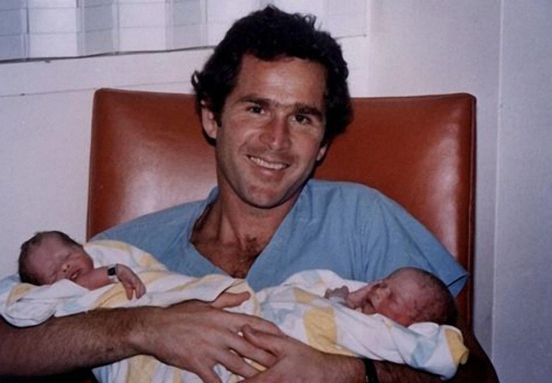 Джордж Буш-младший с дочерьми