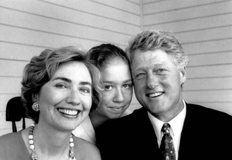 Билл Клинтон, его жена Хиллари Клинтон и дочь Челси Клинтон