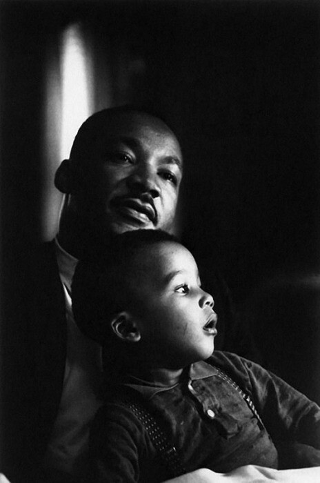 Мартин Лютер Кинг с сыном
