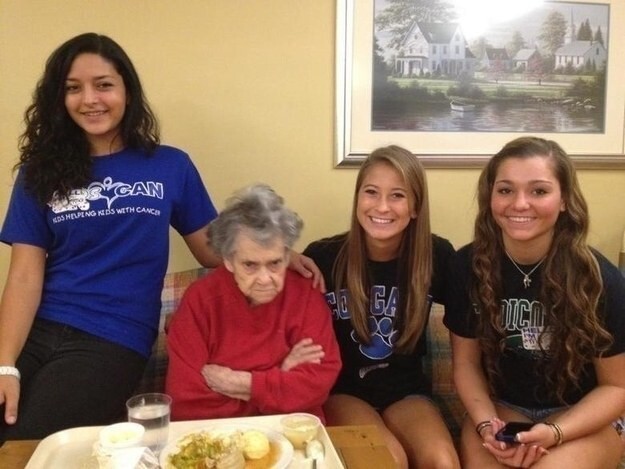 Бабушка всегда рада видеть своих внучек