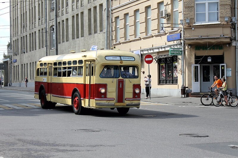Ретропарад автобусов в Москве