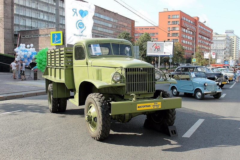 Ретропарад автобусов в Москве