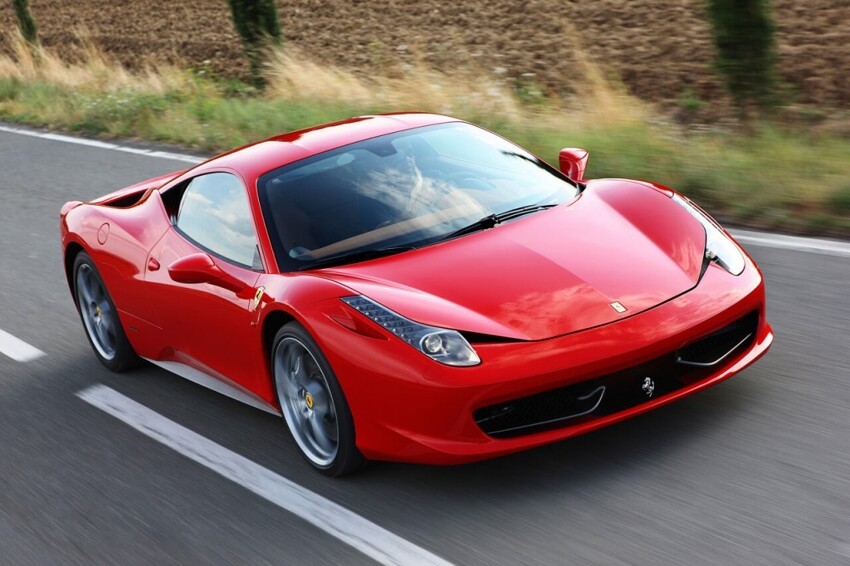 Парень сжег новую Ferrari ради страховки