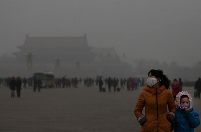 16. Дышать воздухом в Пекине то же самое, что выкурить за день 21 сигарету.