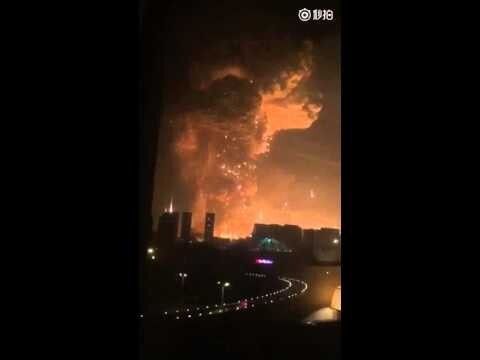 Мощные взрывы в городе Тяньцзинь (Китай) 