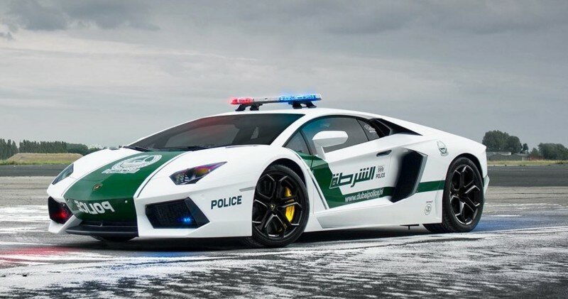 10 самых крутых автомобилей, принадлежащих полиции Дубая
