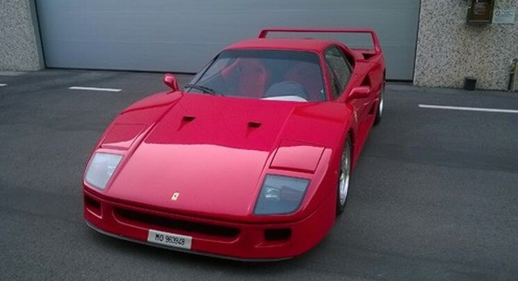 C молотка за рекордную сумму ушел Ferrari F40