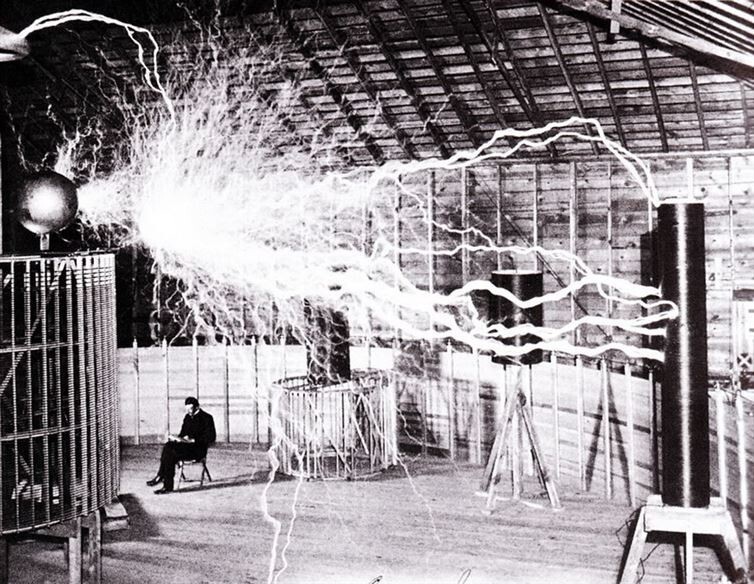 8. "Сумасшедший учёный" Никола Тесла и его "усиливающий передатчик" в 1900 году