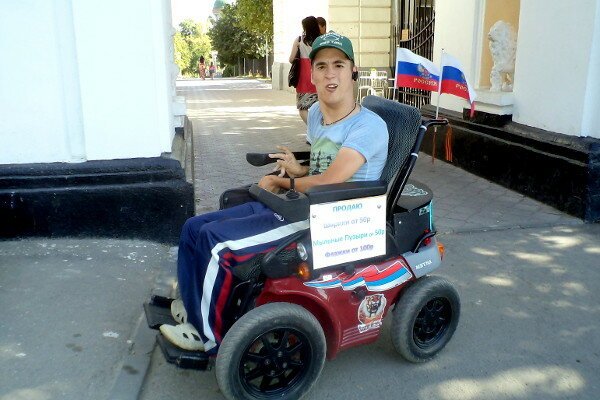 В Новочеркасске парень-инвалид создал свой небольшой бизнес