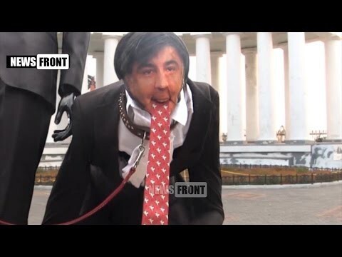 Одесситы поставили монумент Сабакашвили 