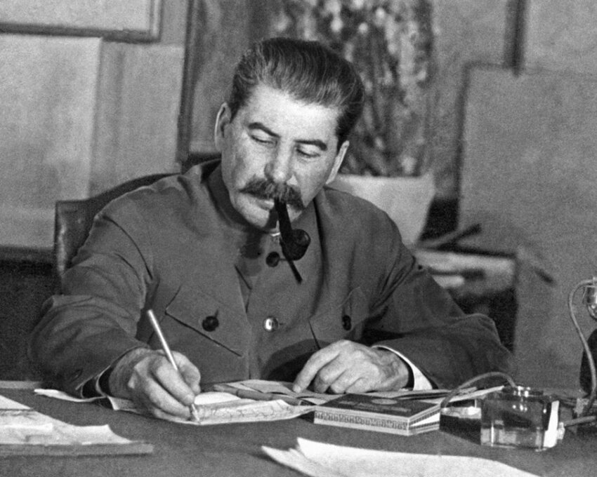 20 цитат Сталина о Родине, врагах и коммунизме