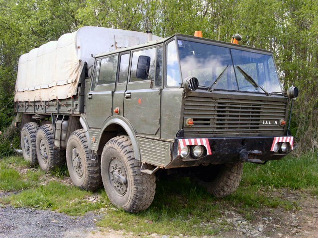 6. Tatra 813