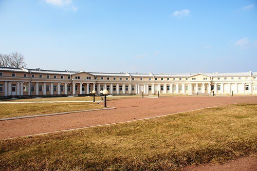 Петергоф. Розовый павильон (Павильон Озерки) 1845-48 и Бельведер