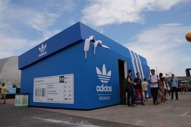 Магазин Adidas в Амстердаме.