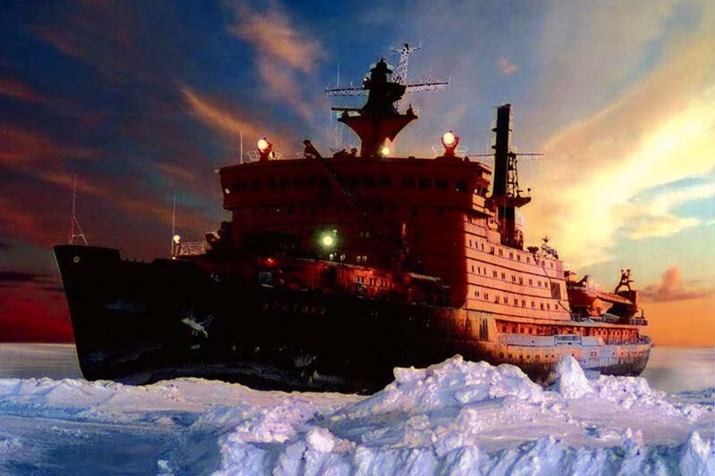 "Арктика" - первый ледокол на Северном полюсе