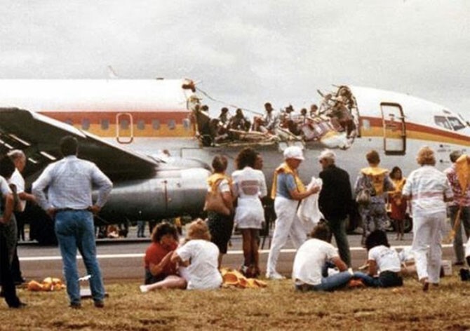 243 Aloha Airlines. Год аварии: 1988
