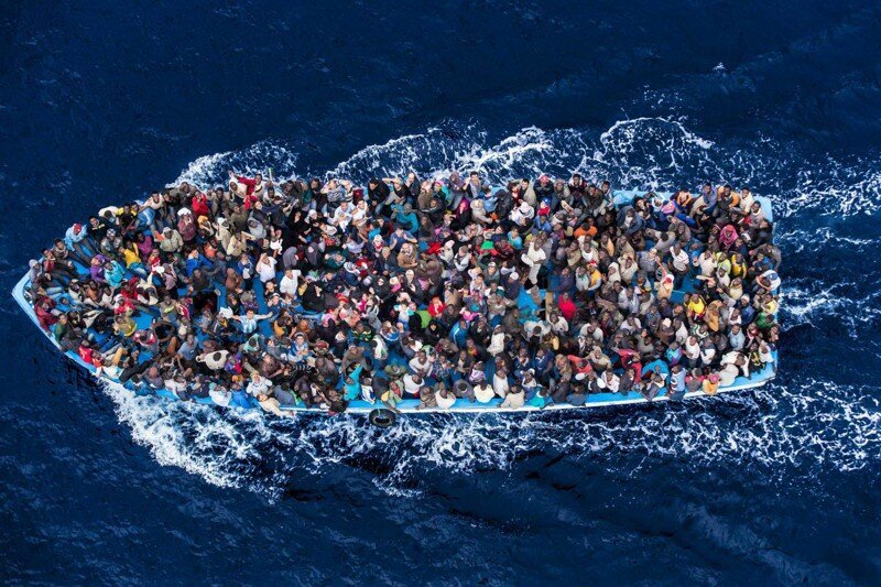 Нелегальные мигранты проникают в страны ЕС рекордное число  за июль!