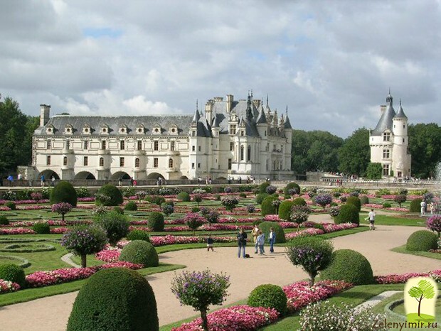 Великолепный замок Шенонсо или Дамский замок во Франции