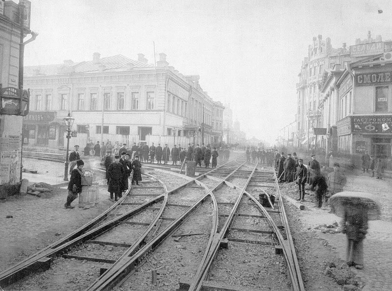 Перекресток Садовых улиц и Арбата. Фото 1909 года.