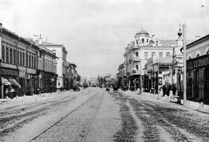 Вид на Арбат со стороны церкви Живоначальной Троицы. Фото 1888 года.