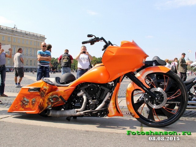 Чуть фото с Harley-Davidson. Санкт-Петербург 2015