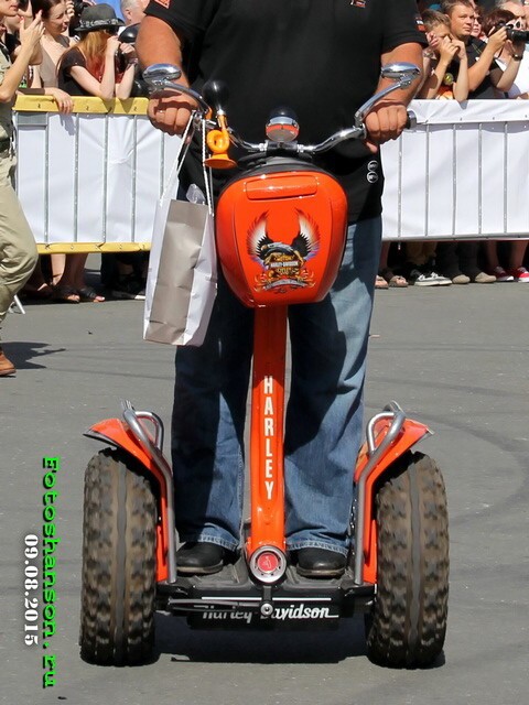 Чуть фото с Harley-Davidson. Санкт-Петербург 2015