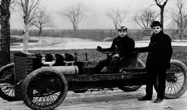 Генри Форд изобрел автомобиль и линию сборки