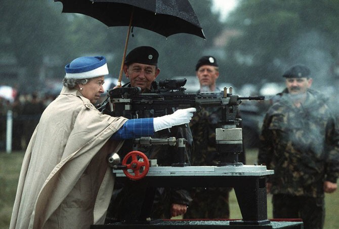 11 крутых фактов об английской королеве, которые вас поразят