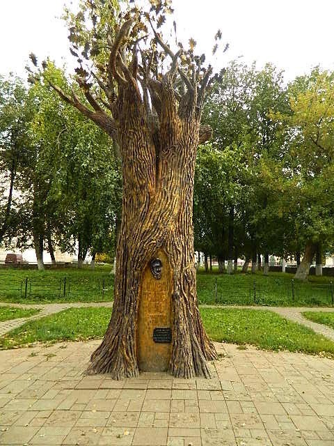 памятник "Дерево желаний"