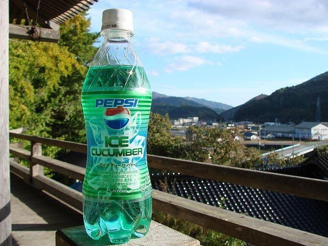 2. Памятуя о поговорке – О вкусах не спорят, японцы в 2007 году выпустили в продажу лимитированной серией популярный напиток Pepsi, имеющий вкус огурца