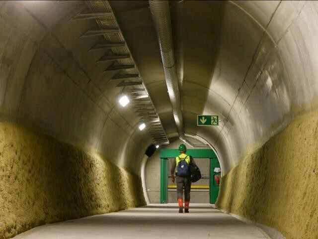 Как устроен самый длинный тоннель в мире