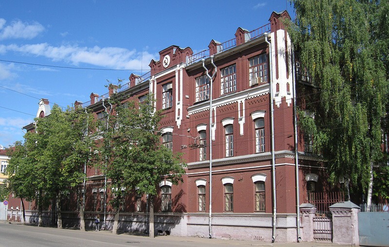 Старое здание завода "Красный Инструментальщик", в 1917 г. - спиртовой завод и склад.
