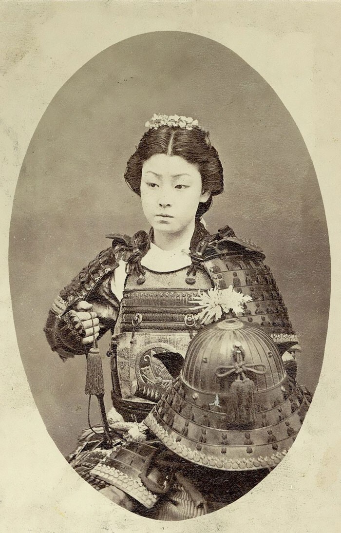 7. Онна-бугэйся - женщина-самурай в феодальной Японии (конец 1800-х гг.)