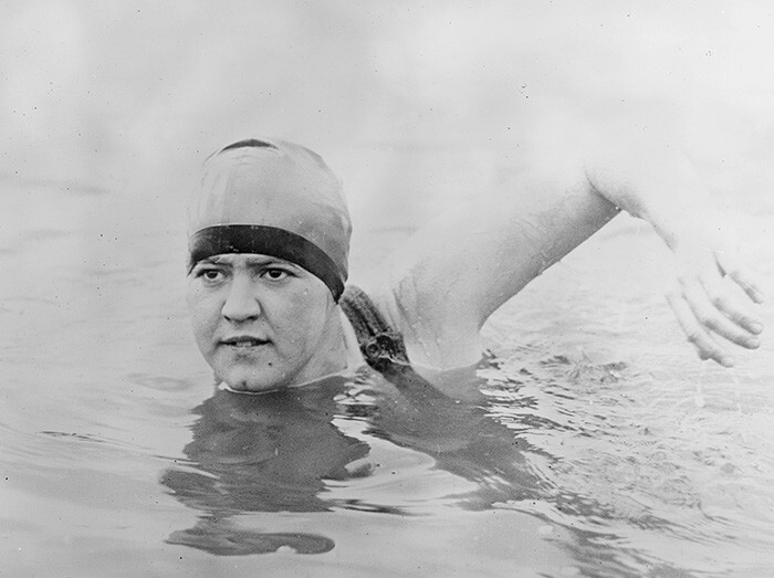 28. Гертруд Эдерл стала первой женщиной, переплывшей Ла-Манш в 1926 году
