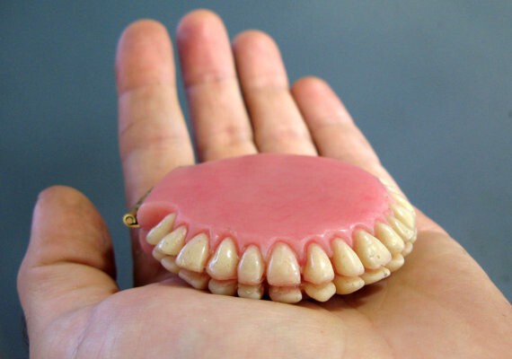 Компактные зубные протезы