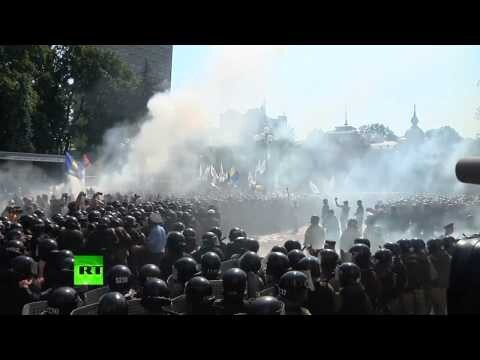 Украина - Момент взрыва гранаты под ВР! 