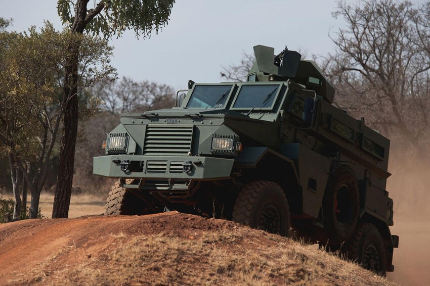 Бронемобиль Puma M26-15 создан южноафриканской фирмой OTT. Может везти до десяти человек на скорости не выше 80 километров в час.