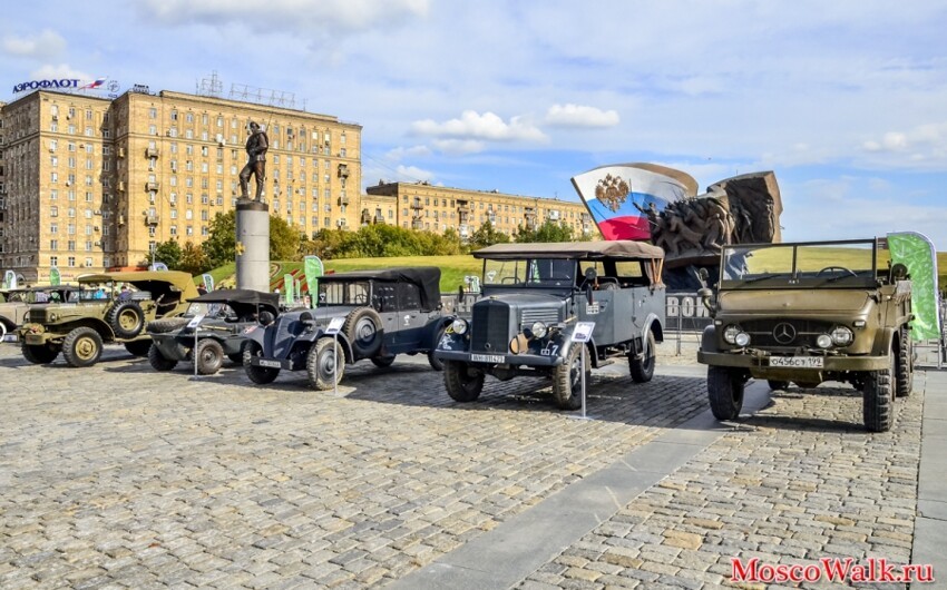 Отдельную часть экспозиции составили автомобили-ветераны Великой Отечественной войны, которые внесли свой вклад в великую победу. Эти экспонаты компактно разместятся у подножия памятника воинам-героям.