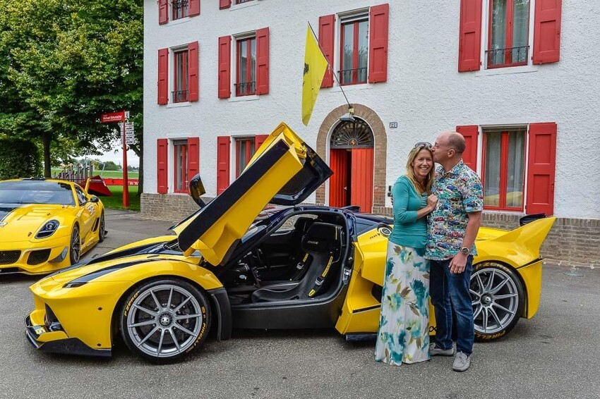Гиперкар Ferrari FXX K жене на день рождения