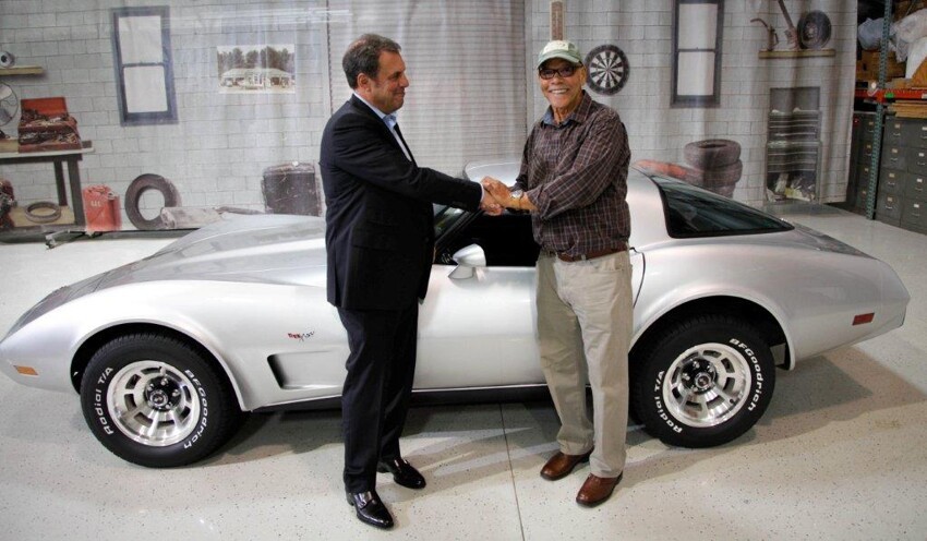 Chevrolet бесплатно восстановил украденный Corvette С3