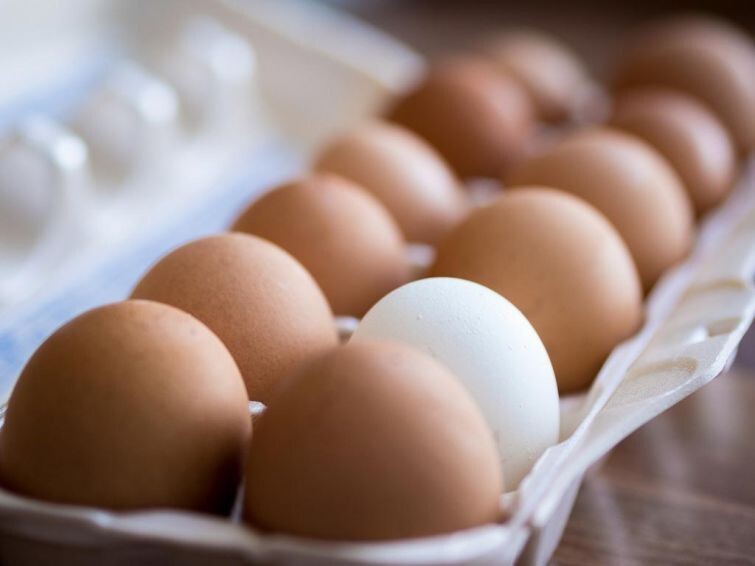 Миф №2: коричневая скорлупа говорит о натуральности яиц